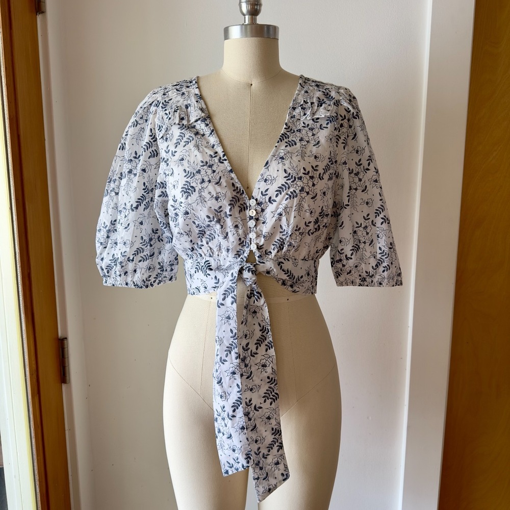 NEW Cleobella Amina‎ V-neck Puff Sleeve Crop Top-Blue White Killarney Print-Sz S